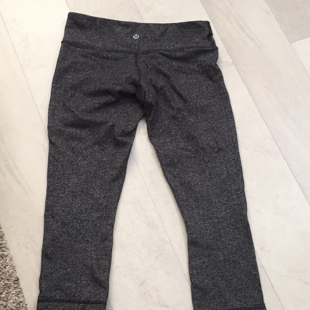 Lululemon 3/4 pants in Herringbone size 4